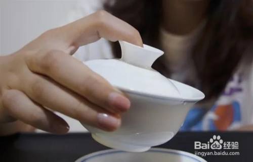 盖碗泡茶的几种手法