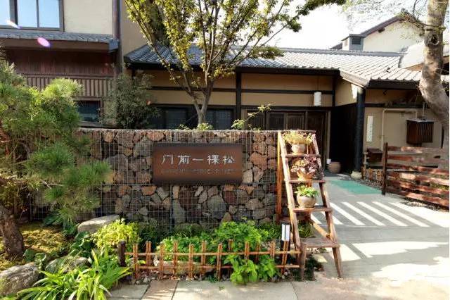 小诗门前
