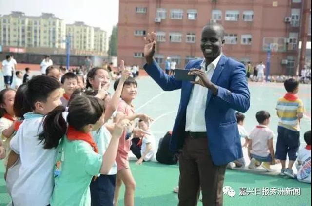 企业介绍专业，卓越服务，引领行业前沿