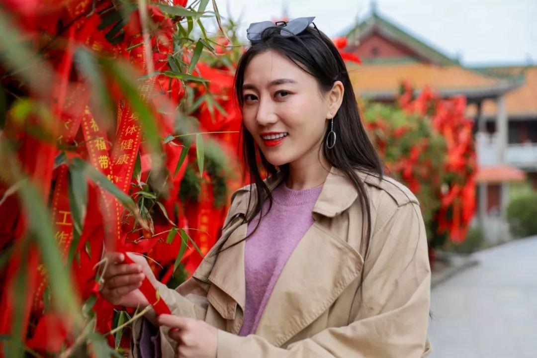 舞动生活，活力四溢的广场舞之旅——云裳的魅力