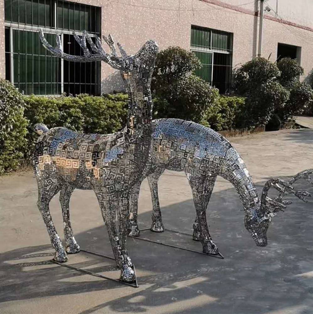 探索不锈钢鹿雕塑的艺术魅力与生活价值