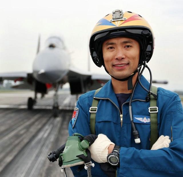 空军飞行学员待遇，荣誉与责任的双重馈赠