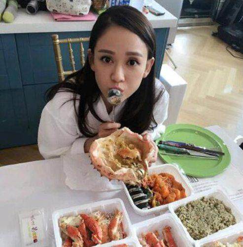 明星剧组的美食生活，从吃到拍，揭秘剧组背后的美食故事