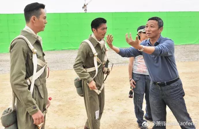 大轰炸剧组成员，幕后英雄与荧幕传奇的碰撞