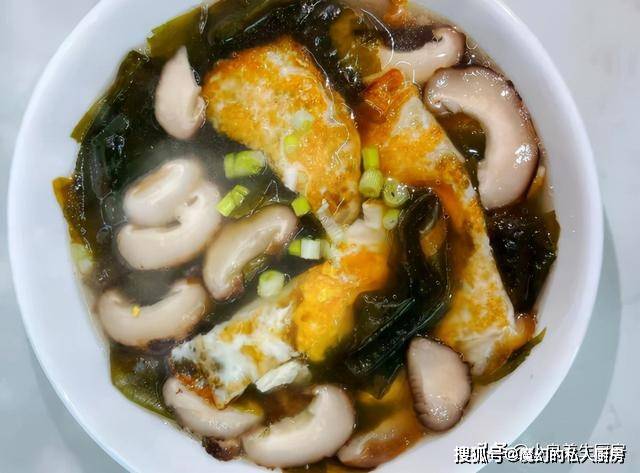 海带香菇蛋花汤，一道营养美味的家常汤品