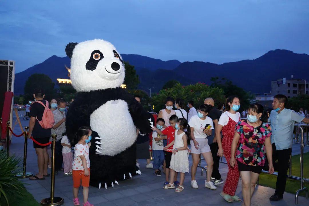 终极米迷第一本书，探索奇幻世界的启程