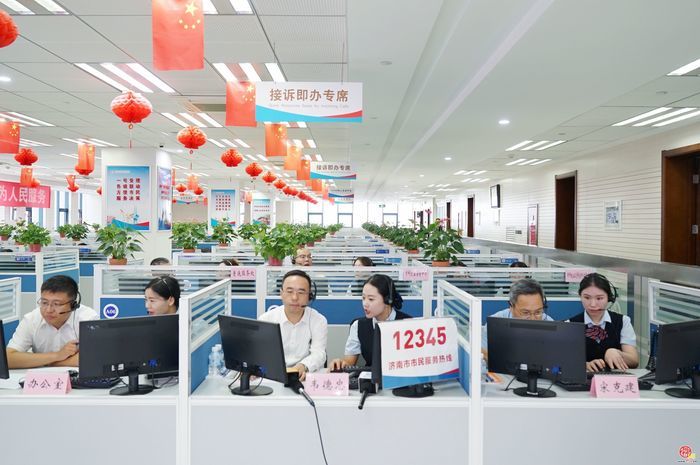 中山市华泰自动门，专业品质与服务的热线连接