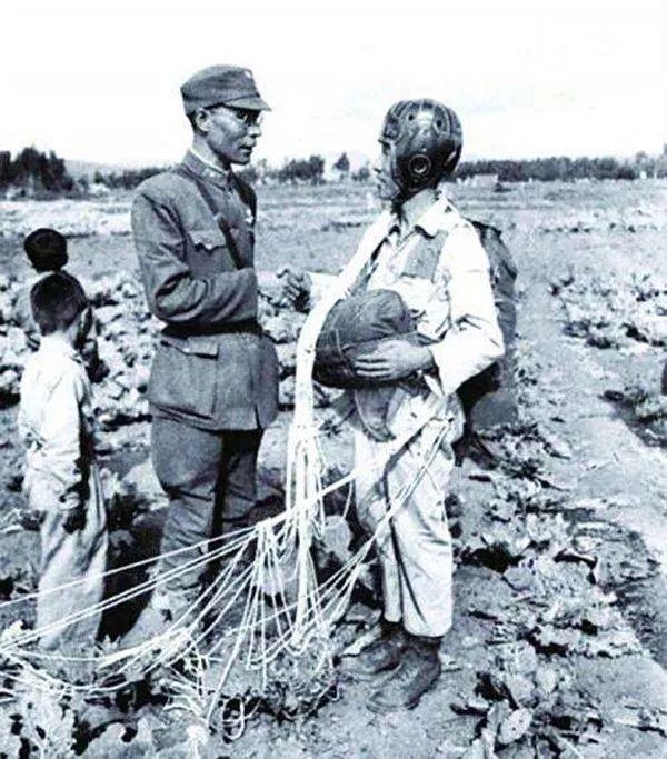 伞兵新兵摔死，悲剧背后的反思与启示