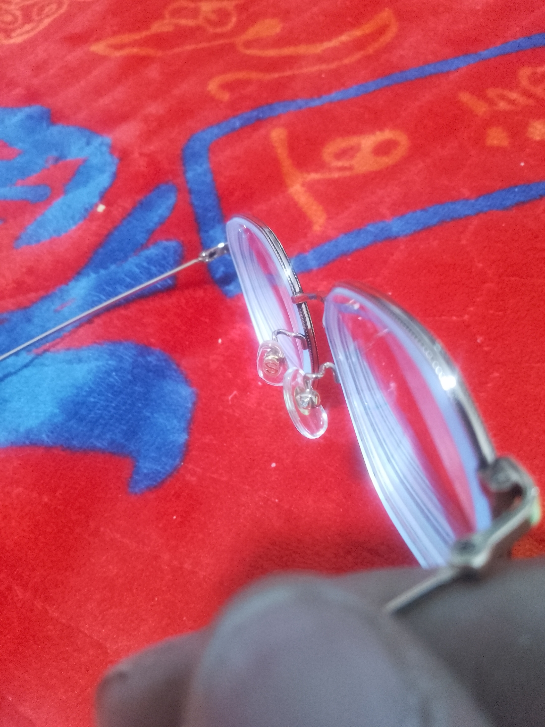 纯钛眼镜架的真假辨别指南
