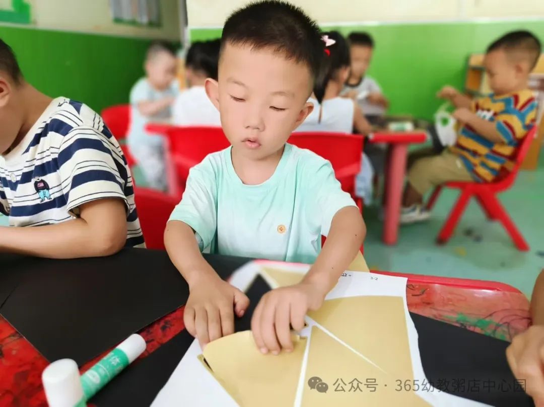 幼儿园托班美术活动，探索与创意的乐园