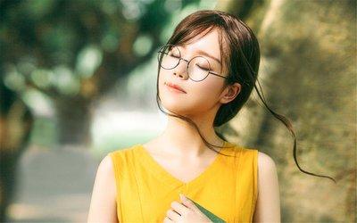 如何鉴定眼镜真假