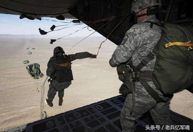 伞兵在空中很难被打死，现代战争的隐形力量