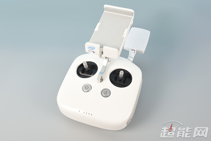 大疆精灵4遥控器，掌握空中的秘密武器