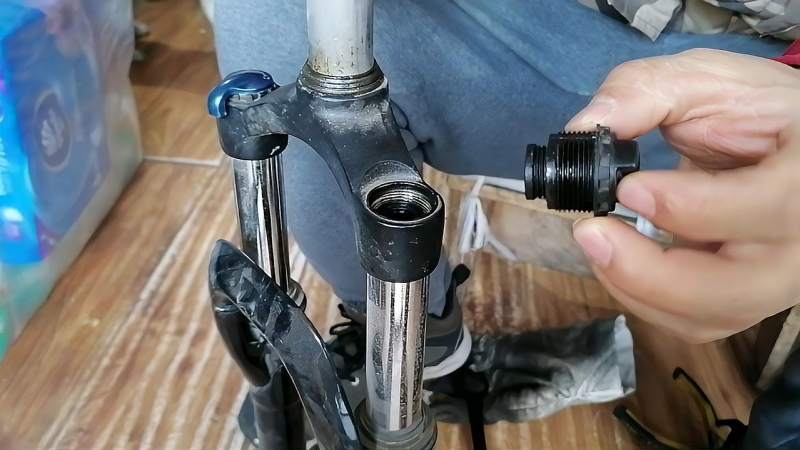 自行车气动前叉拆解，深入了解自行车核心组件的工作原理