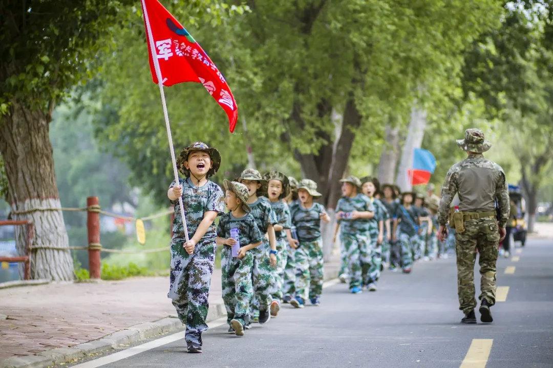 特种兵学校第一本，磨砺与挑战的青春篇章