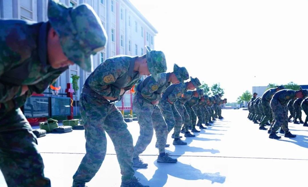 伞兵应急脱伞技术探讨