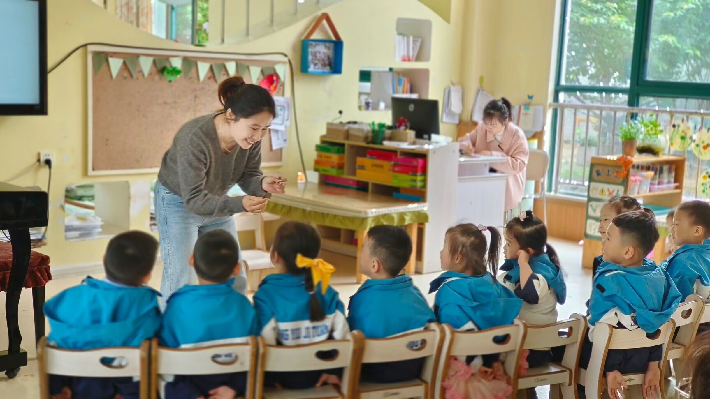 托班美术活动教学反思，探索与启示