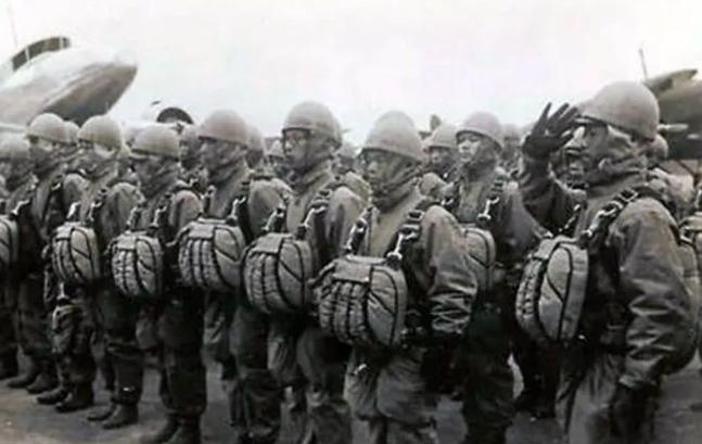 伞兵构造，深度解析空降兵装备与战术体系